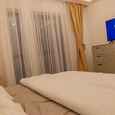 Plaza 2 Apartment